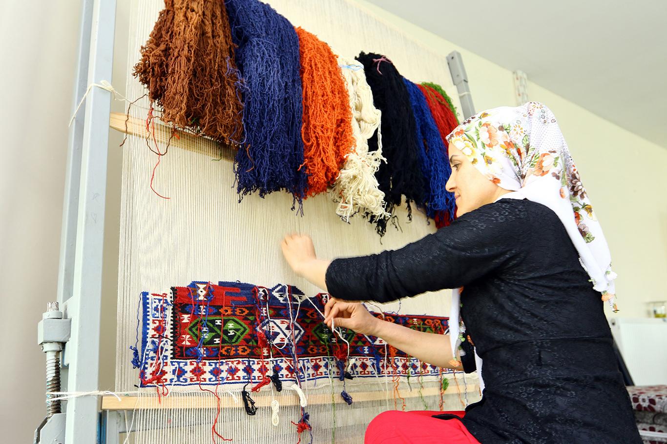 Tarihi Van kilimleri hayat buluyor Tarihi Van kilimleri hayat buluyor